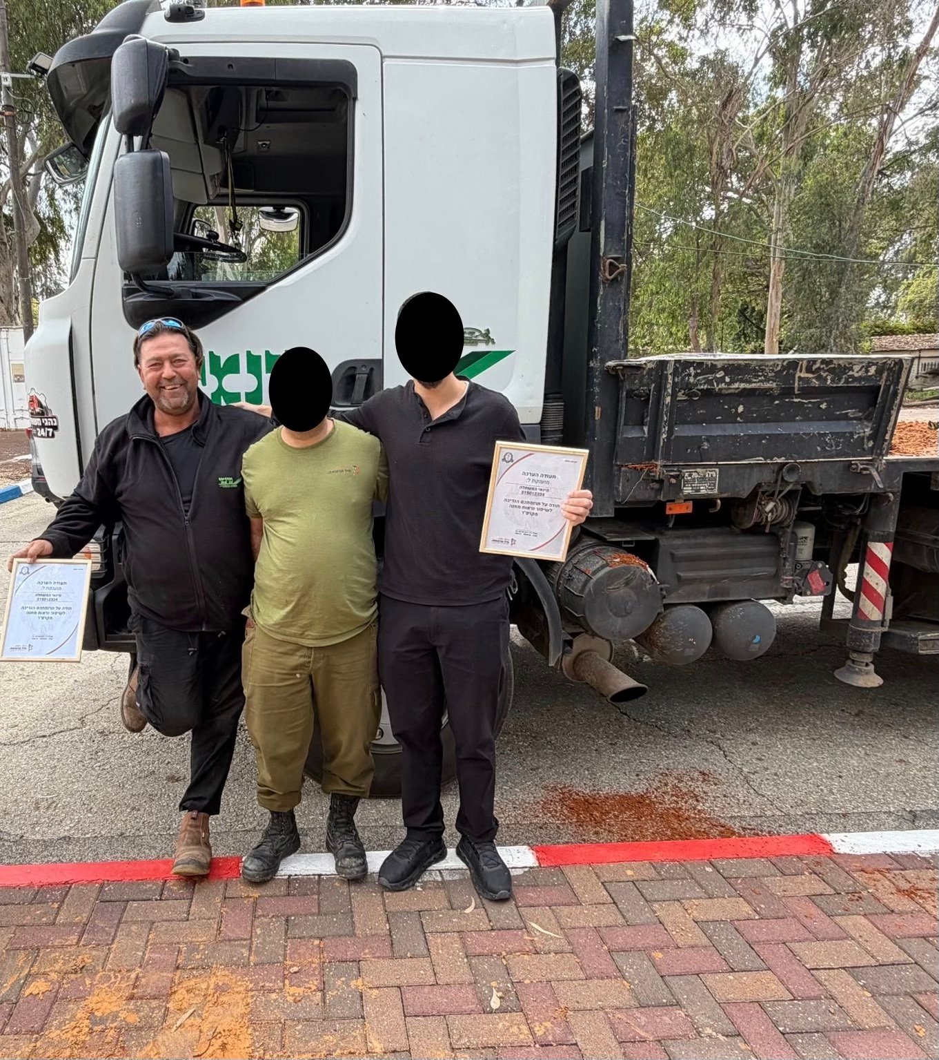 עבודת מנוף והובלה של מינאי הובלות ומנופים בע״מ